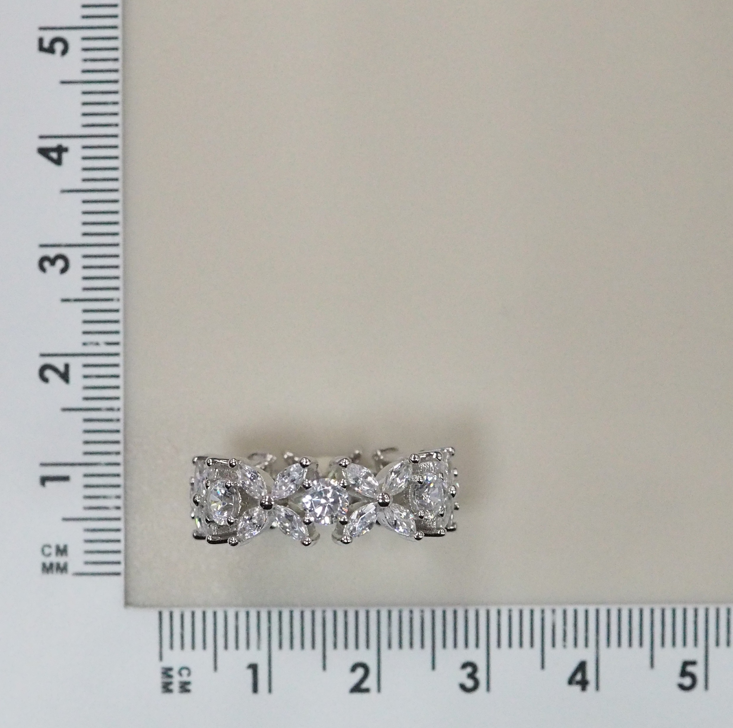 Серебряное кольцо с кубическим цирконием